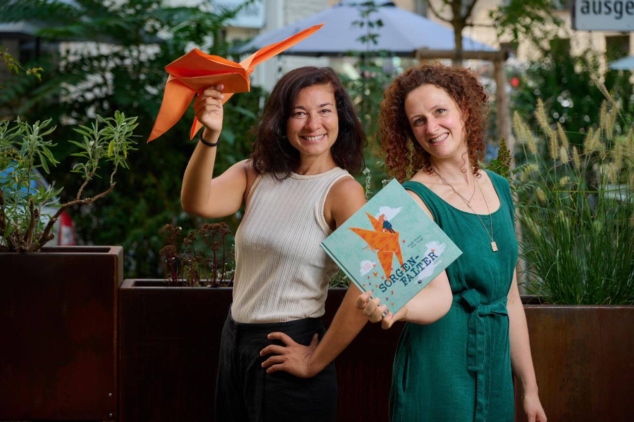 Magda Hassan und Sonja Stangl