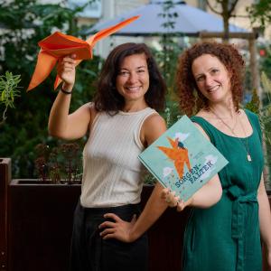 Magda Hassan und Sonja Stangl